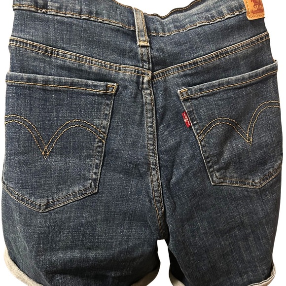 Levi’s Mid Length Denim Blue Women's Shorts Size 31 - Picture 2 of 4